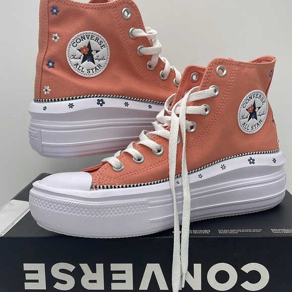 Converse Women's Pink High-Top Platform CONVERSE *
A14266C
CTAS MOVE HI - Picture 9 of 16